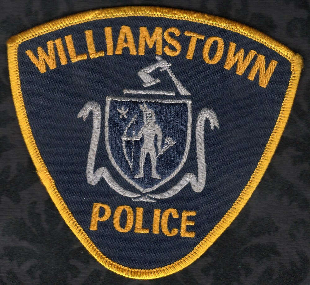 👀😂😍👌  Williamstown Massachusetts Police Shoulder Patch