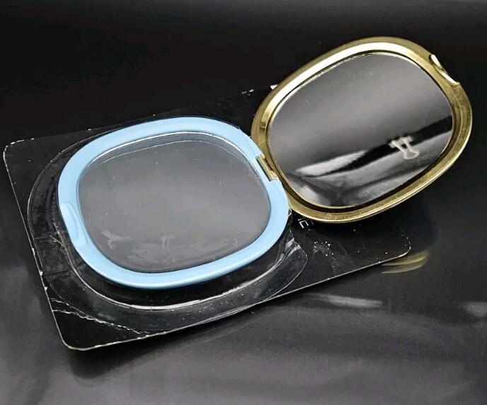 SASSY + CHIC 10X MAGNIFICATION DUAL MIRROR COMPACT BLUE