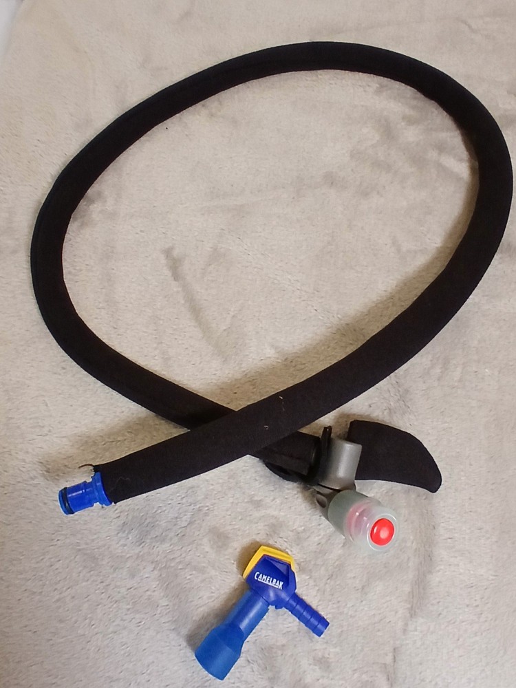 EMS Eastern Mountain Sports Hydration Backpack with 2L Bladder Insulated