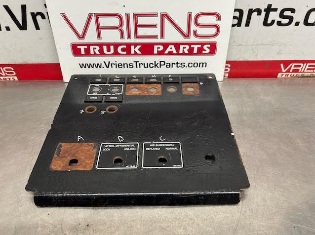 KENWORTH S64-1072-5 PANEL-SWITCH UPPER INCLUDING LAMP-IDS
