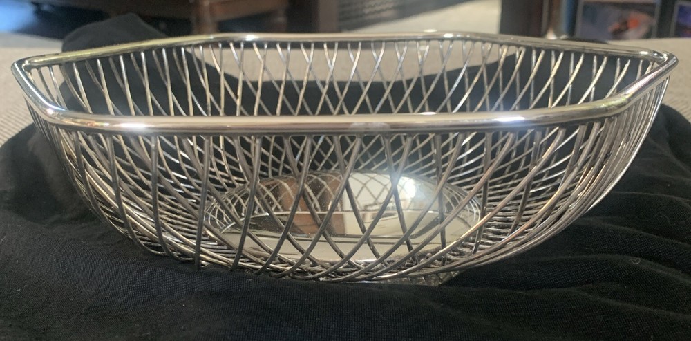Vintage Gorham YC 746 Silverplated Hexagon Wire Fruit/Bread Basket