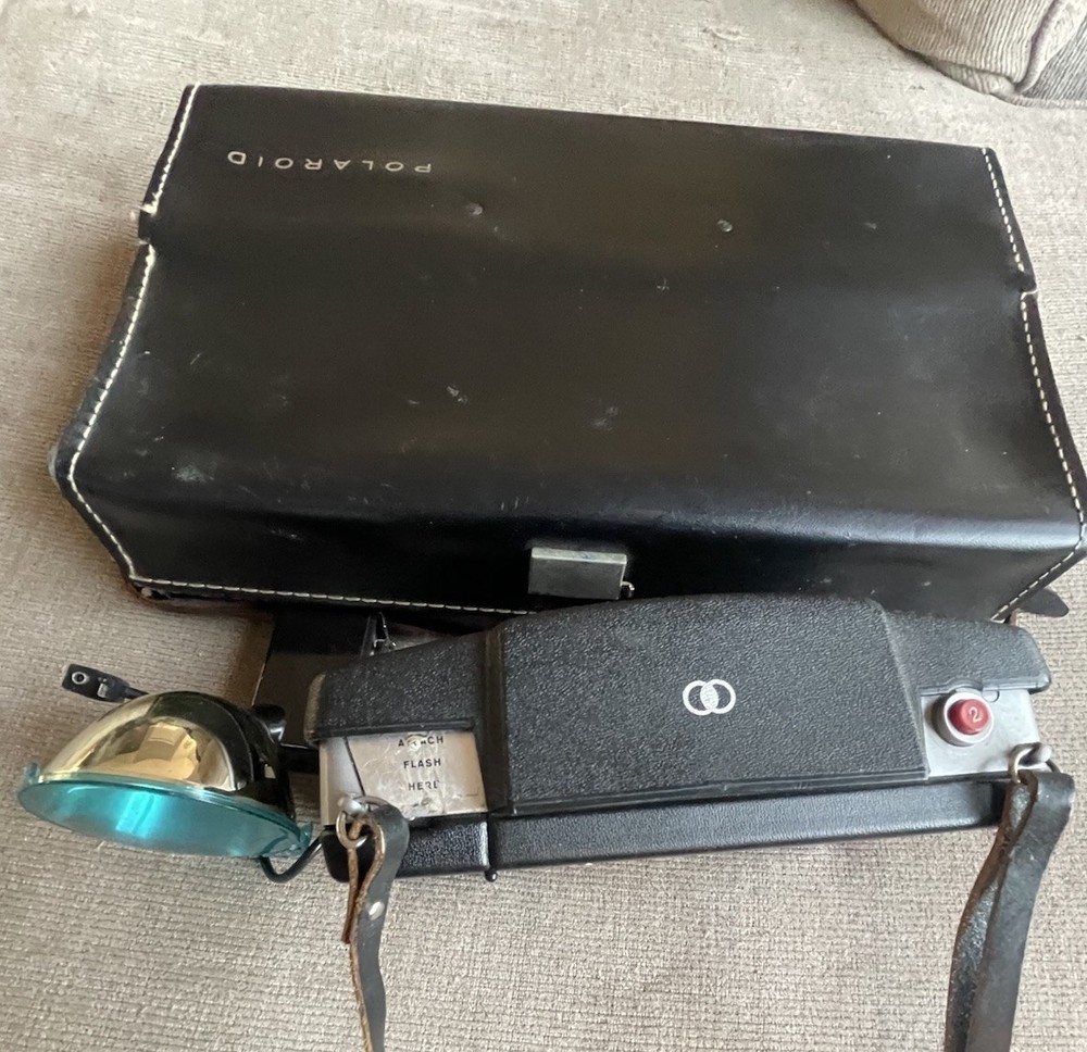 Vintage Polaroid Land Camera Automatic 100 w/ Case & Flash Untested 1960s Untest