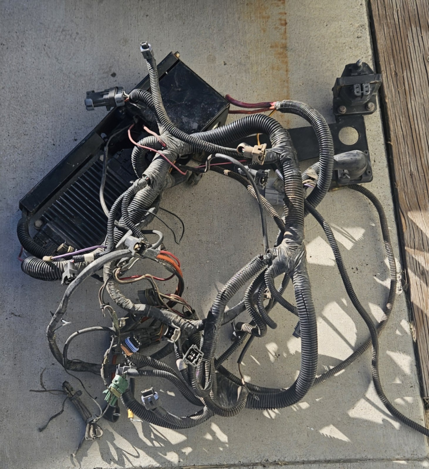 MerCruiser EFI 502 Magnum Upper & Lower Intake Manifold, Wiring Harness, ECM NR!