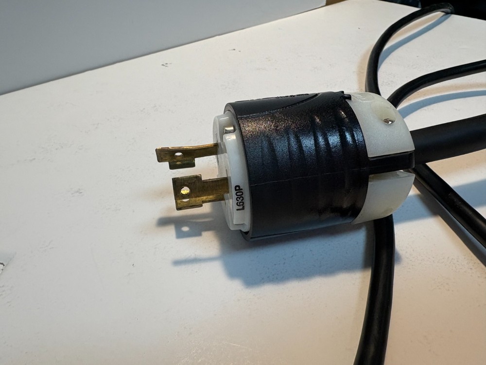 Titan Controls Helios 4 - 4 Light Controller w/ Trigger Cord - UNTESTED