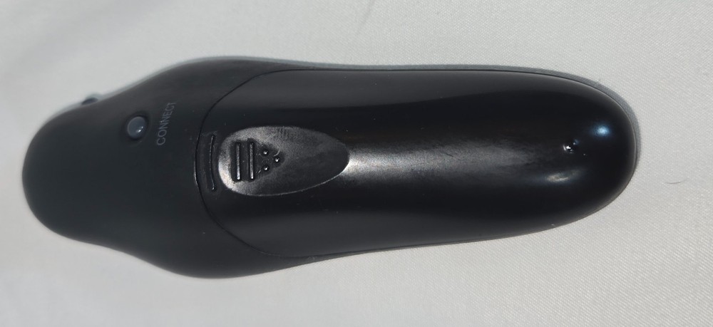 Targus Wireless USB Presenter with Laser Pointer - AMP16US - 2 Units Dongles