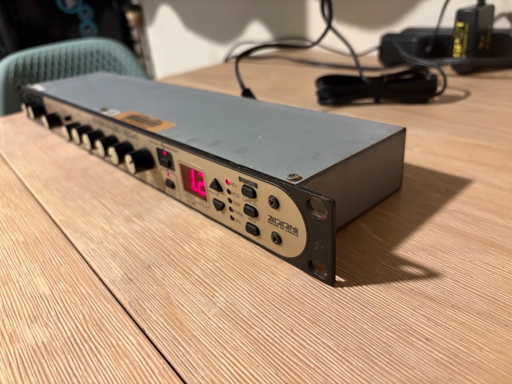 Zoom Studio 1204 Digital Reverb and Multi-Effect Signal Processor