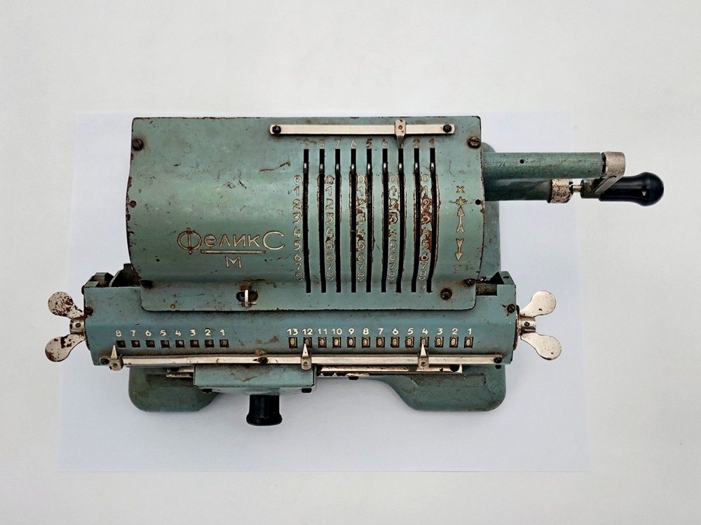 Arithmometer Felix Vintage Calculating Pre-computer Adding Machine in Case USSR