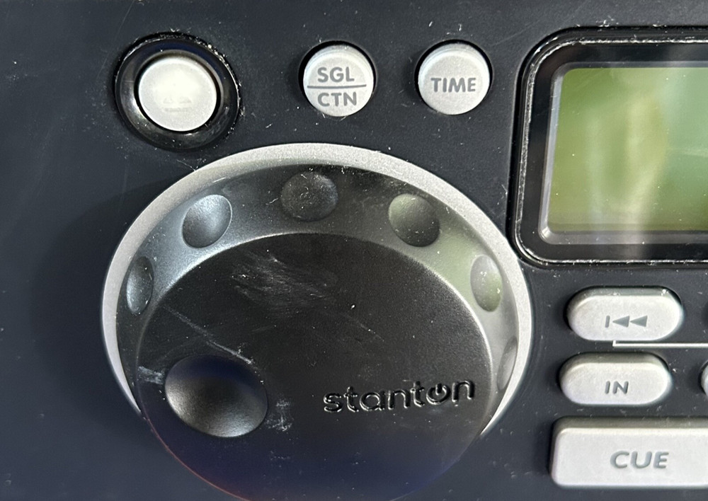 Stanton C.402 2U Rackmount DJ CD/MP3 Player w/ Pitch Control & Seamless Loop