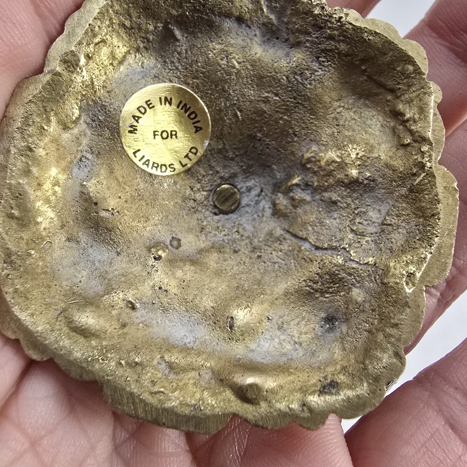 Vintage Brass Plate Display Stand Liards Ltd India Ornate Tabletop Holder