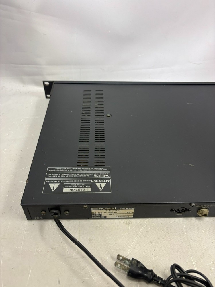 Roland RE-3 Digital Space Echo Various Effect Delay Rack Unit Tested