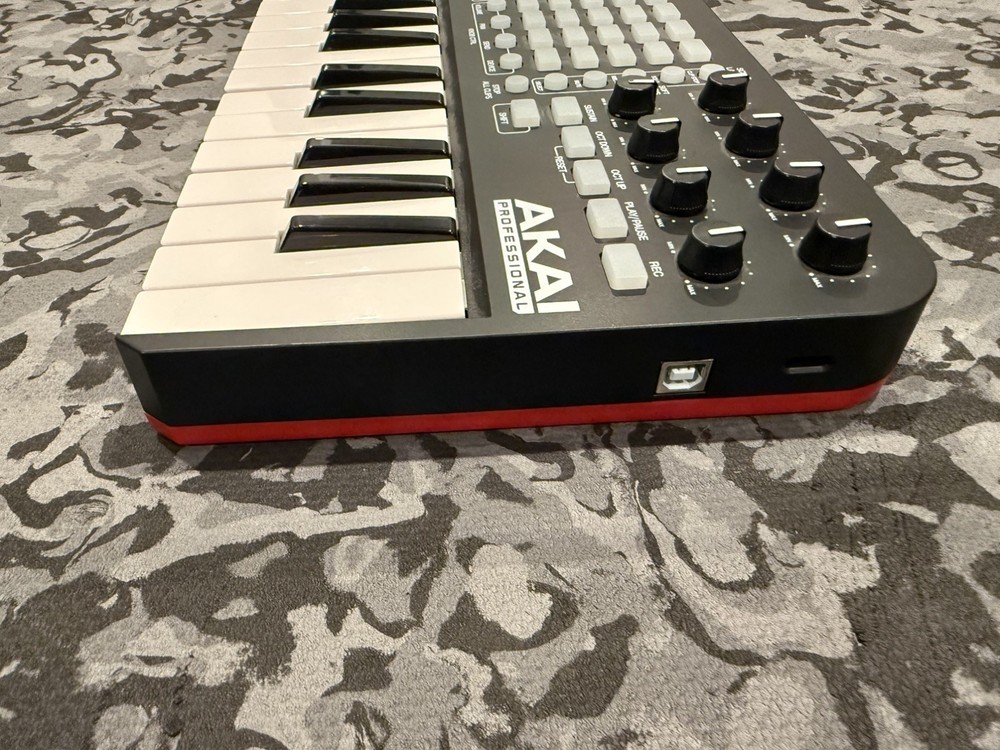 Akai APC Key 25 MIDI Keyboard Controller Pad Triggers