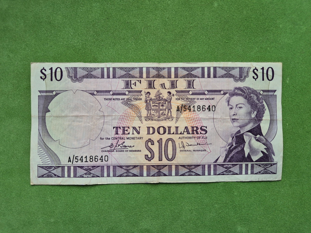 Fiji 10 dollars 1974 banknote