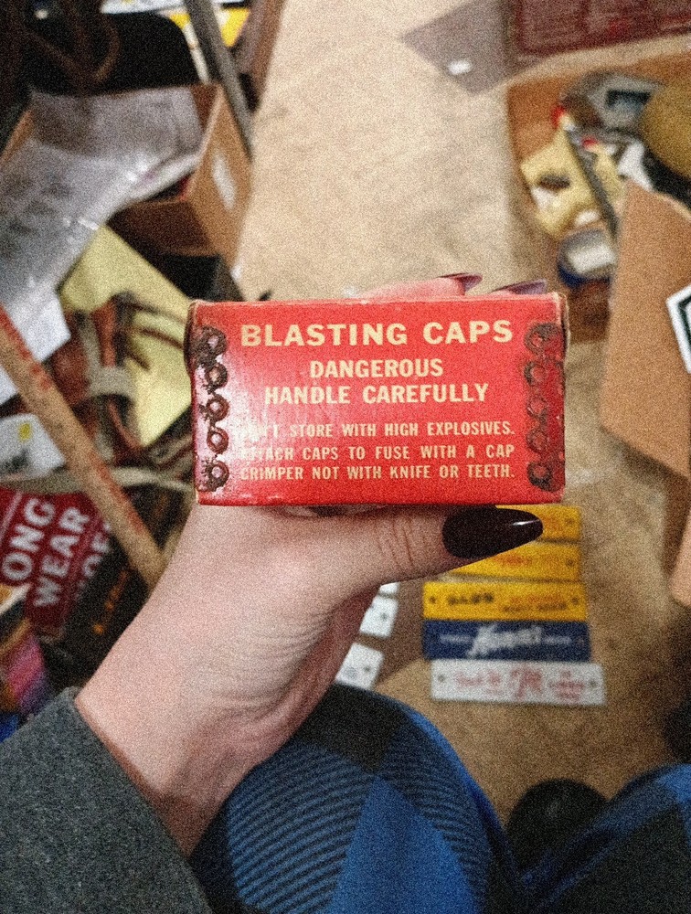 Du Point Blasting Caps Cardboard Box No.6 100 Count