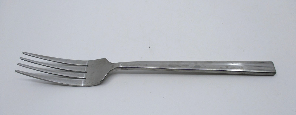 ONEIDA STAINLESS PORTER DINNER FORK - 7 7/8" 03H