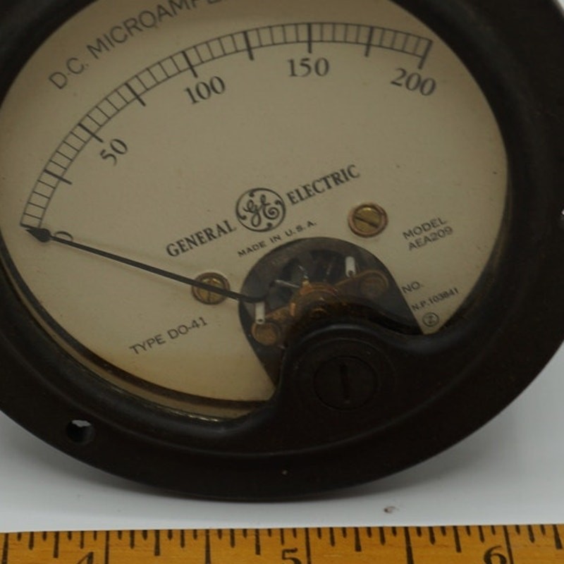 General Electric DC Microamperes Meter Type DO-41 Model AEA209