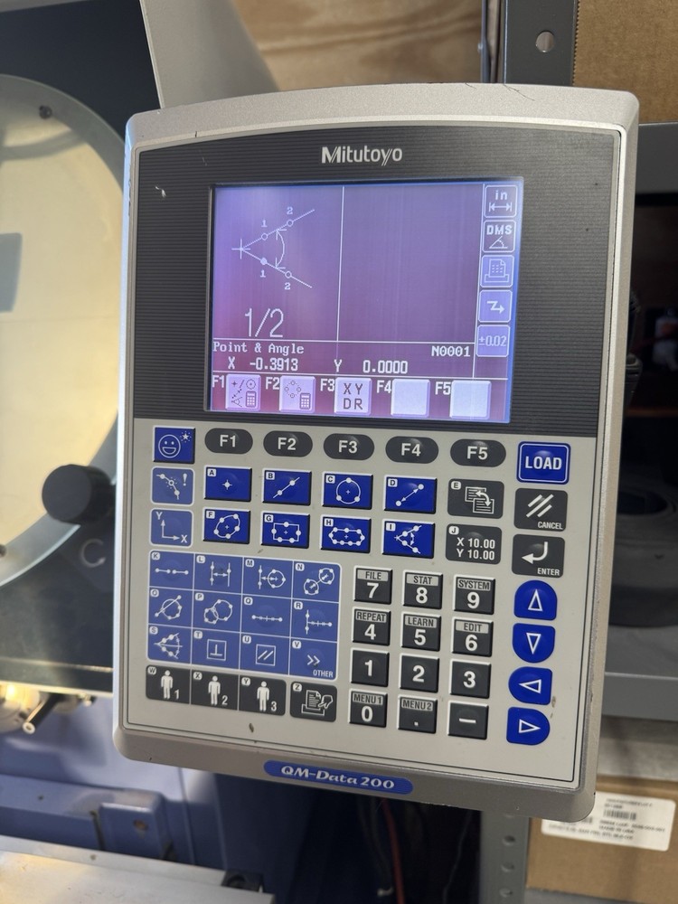Mitutoyo PA -A14 14" Digital optical Comparator w/ 10x Lens QC200 Readout