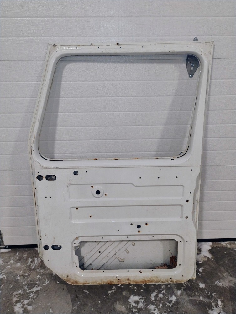 International Navistar Right Side / Passenger Door Shell
