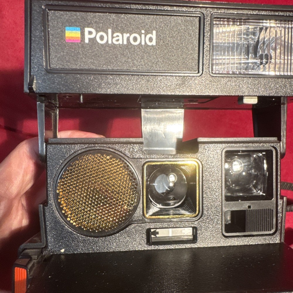 Polaroid SUN 660 Autofocus Instant Camera (L)