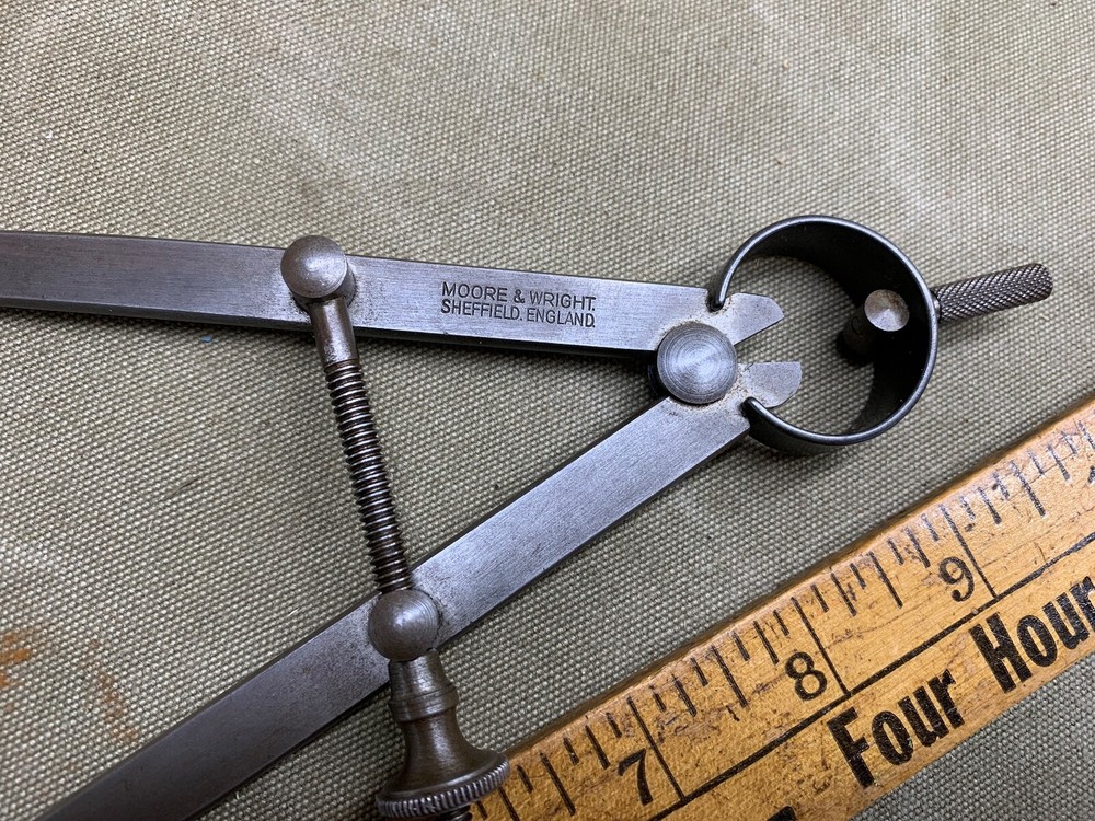 MOORE & WRIGHT 10" SCREW ARM COMPASS