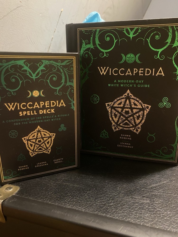Wicca Spell Deck and Book