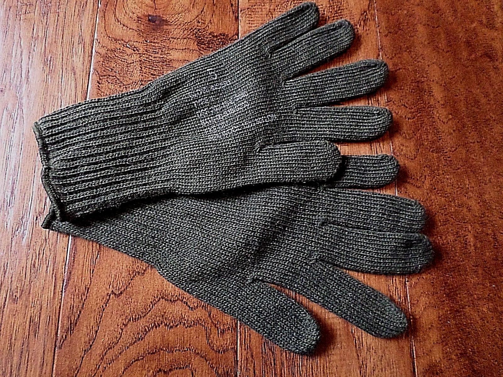 U.S MILITARY STYLE D3A COLD WEATHER GLOVE LINERS 85% WOOL 15% NYLON SIZE LARGE