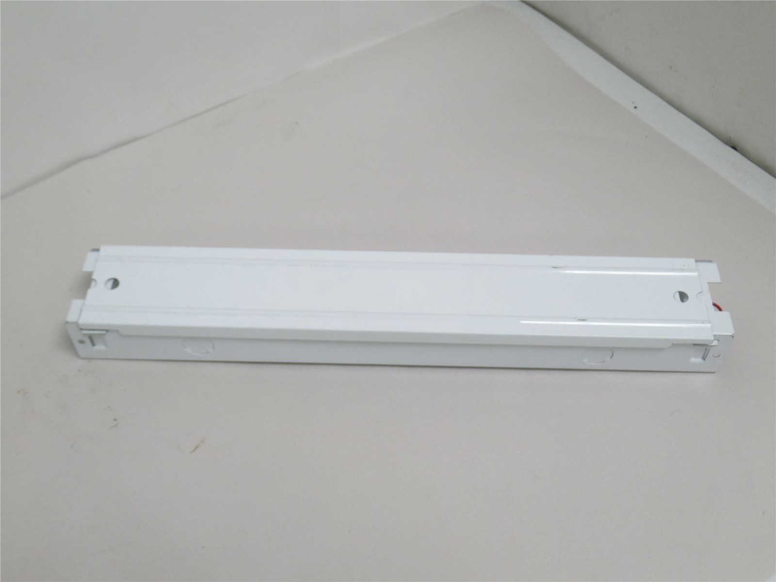 231648 Old-Stock; Metalux SN-115-HTS-120V-U Narrow Striplight Ballast 18"; 120V