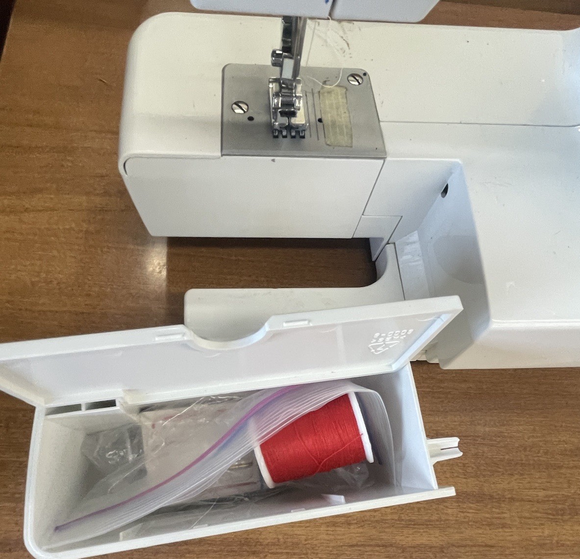 Singer Prelude 8280 Sewing Machine Mechanical Beginner Portable Tested