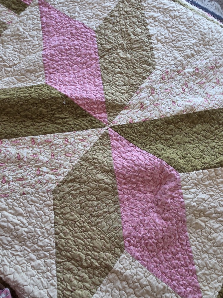 Small Star Quilt 42"×57"