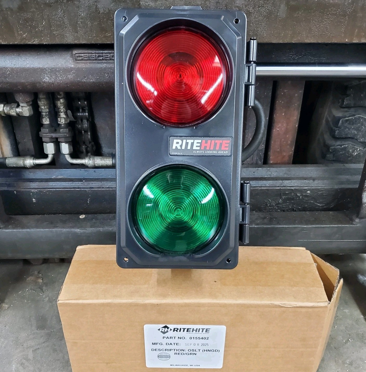 NEW Rite Hite 155402 Dock Light Assembly Red/Green OSLT HNGED 12-24VDC 3-24W