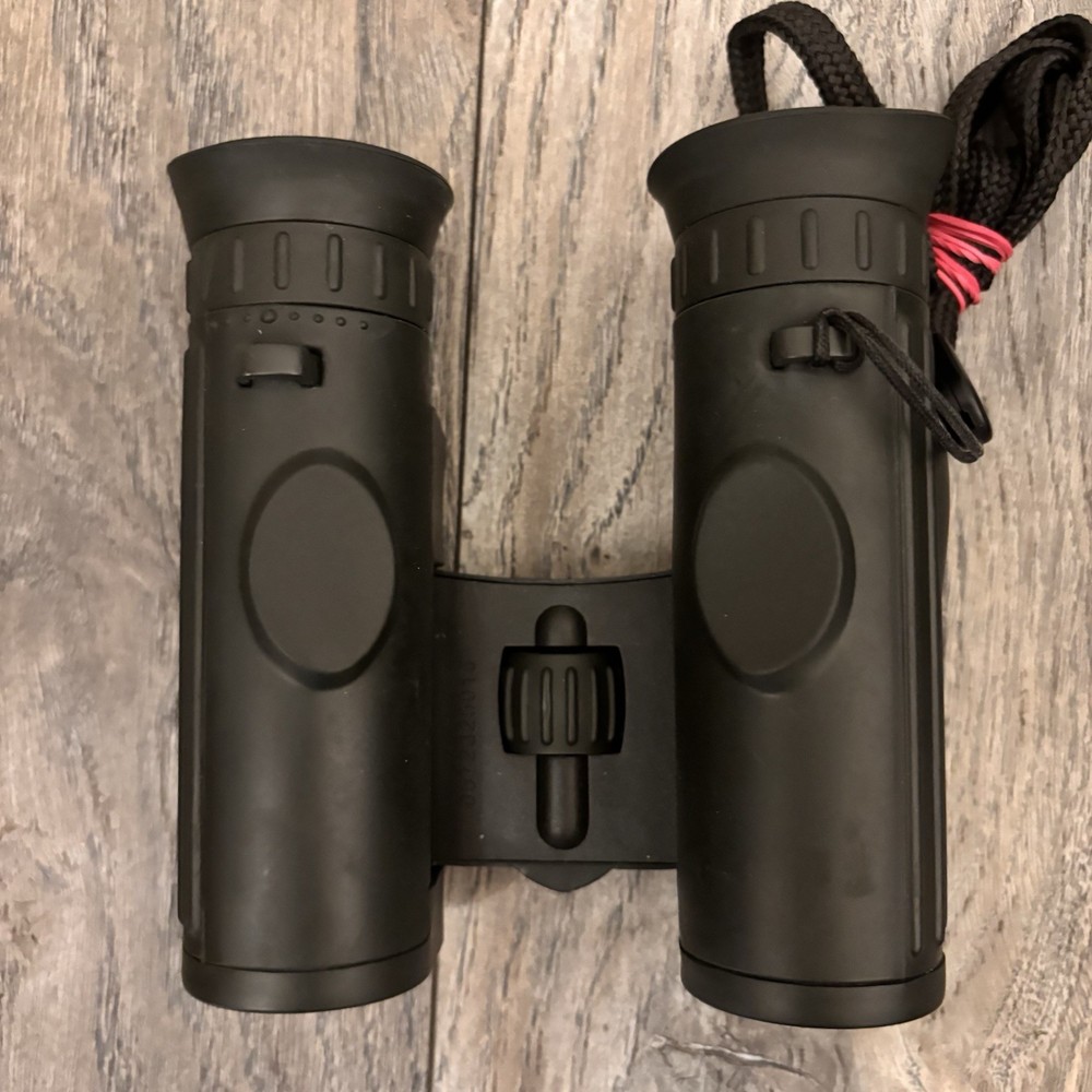 Steiner Predator Pro 10x26 Binoculars with Case