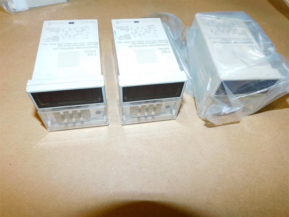 Autonics T35 DIGITAL Temperature Controller 3pcs in LOT NEW