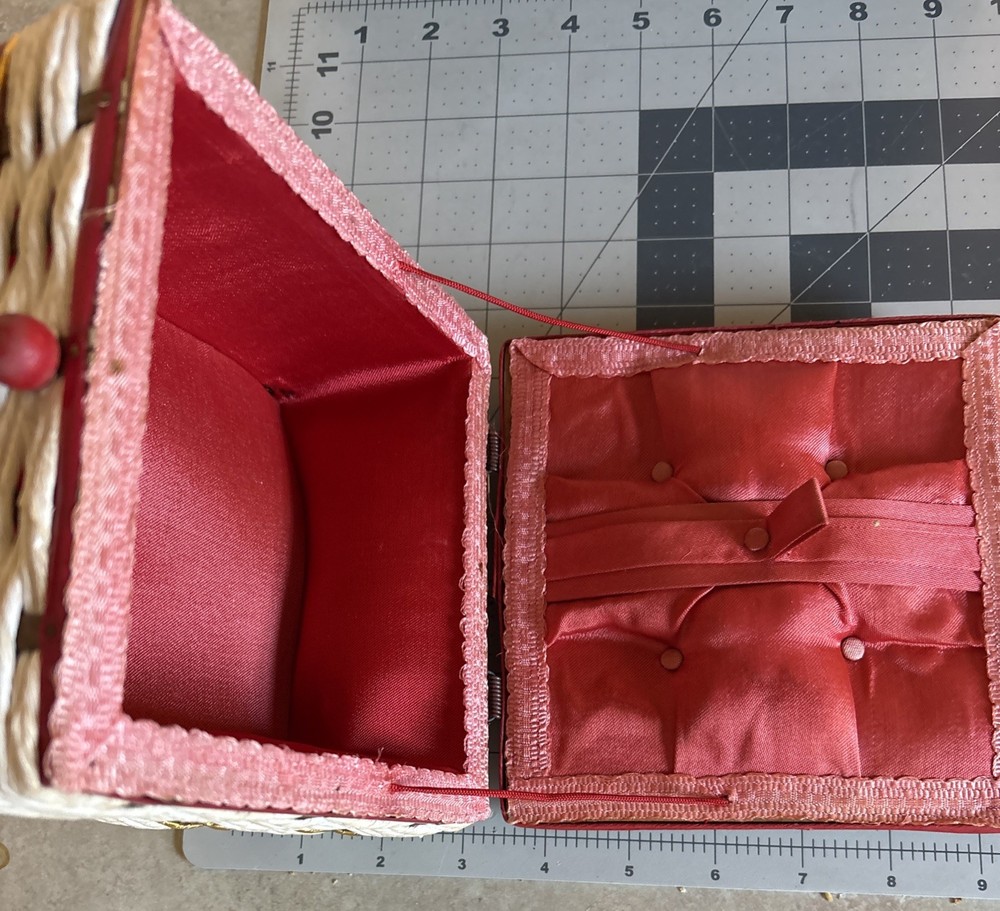 Vintage raffia straw Small Sewing Box Retro Red