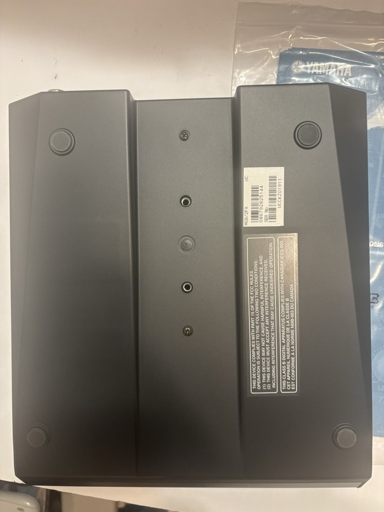 YAMAHA MG8/2FX Mixing Console