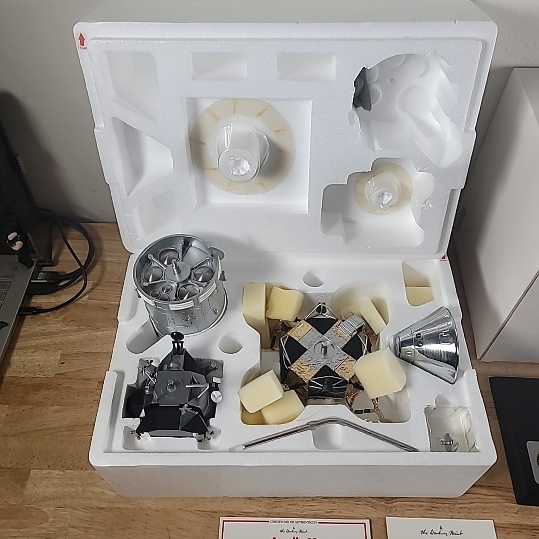 Danbury Mint APOLLO 13 Lunar Landing Model In Original Box with Paperwork 1:50