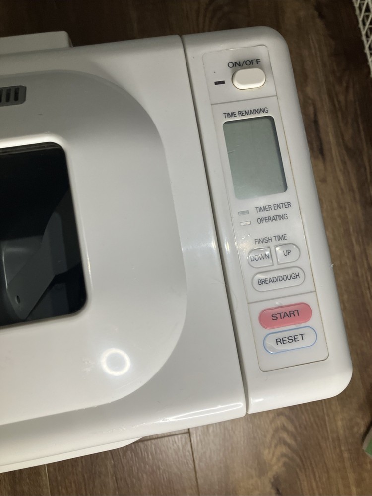 Sanyo SBM10 Automatic Bread Maker Machine Home Bakery