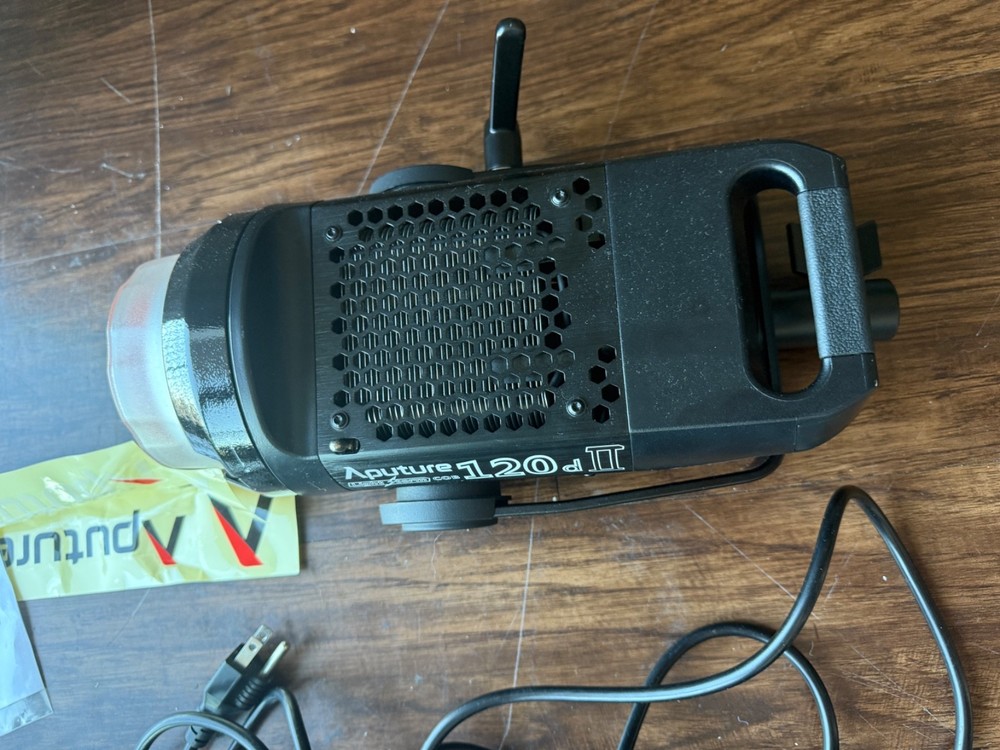 Aputure LS C120d II Light storm Kit - *Excellent condition*