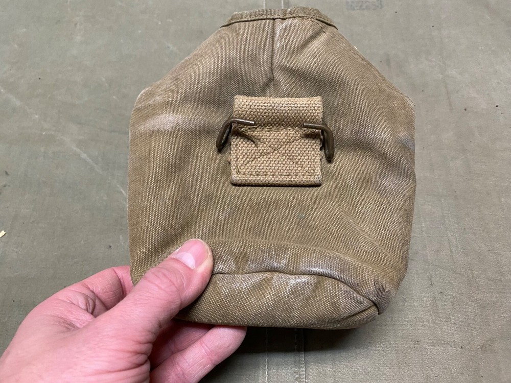 ORIGINAL WWII US ARMY M1942 CANTEEN CARRIER COVER-1942