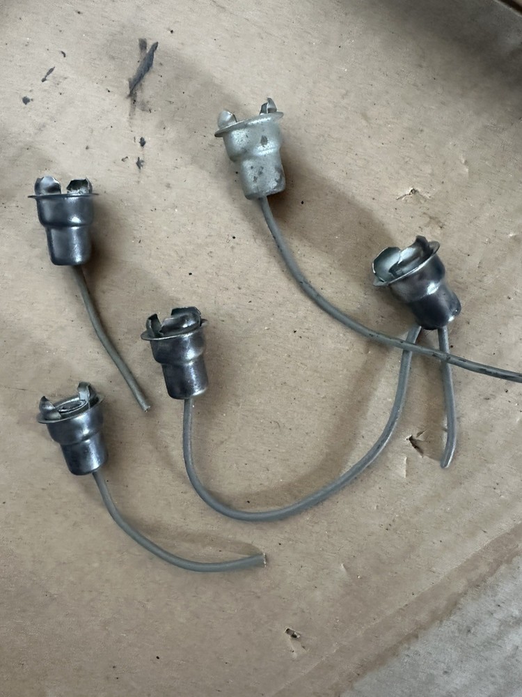 40's 50's  GM MODELS, BULB SOCKETS ( 5 )
