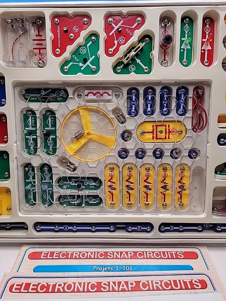 Elenco Snap Circuits Model SC-300 Electronics Kit.