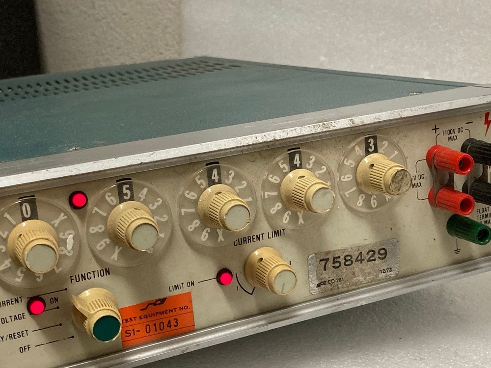 Fluke 343A DC Voltage Calibrator
