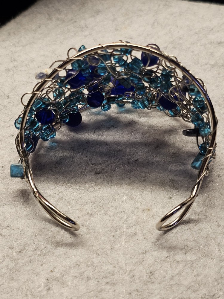 Wire Beaded Chip Stone Bracelet Size 6