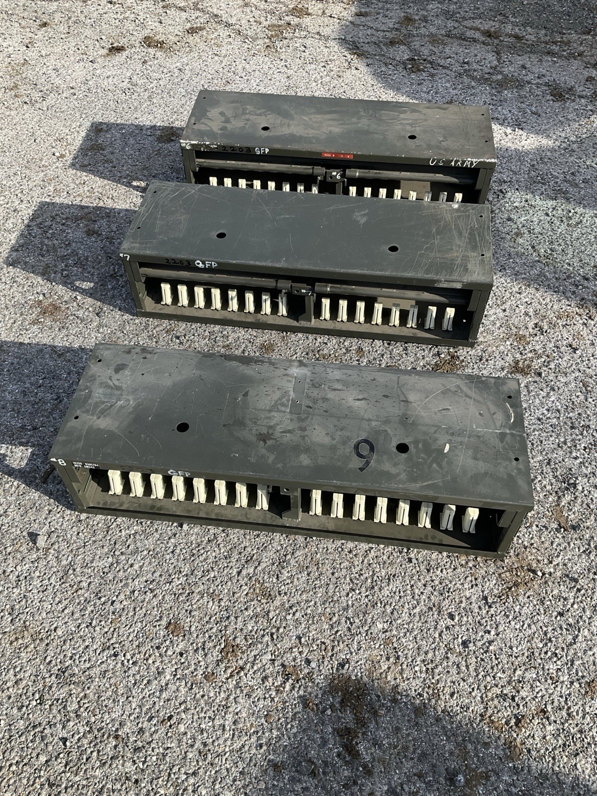 US Military Lockable Small Arms Handgun Storage Rack For 16 Pistols