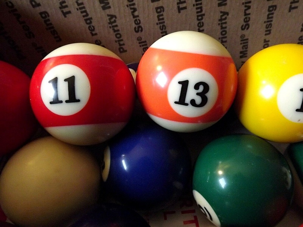 VINTAGE BILLIARD BALLS / POOL BALLS -- 2 1/4" -- COMPLETE SET