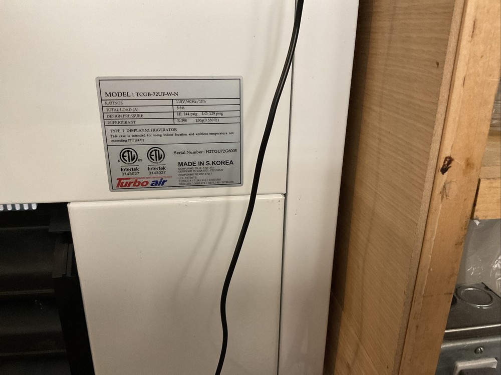 refrigerator display case