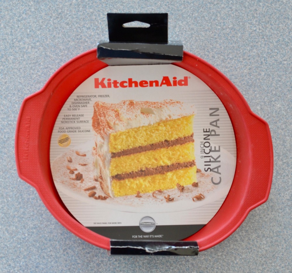 ^KITCHENAID 9" RED ROUND SILICONE CAKE PAN