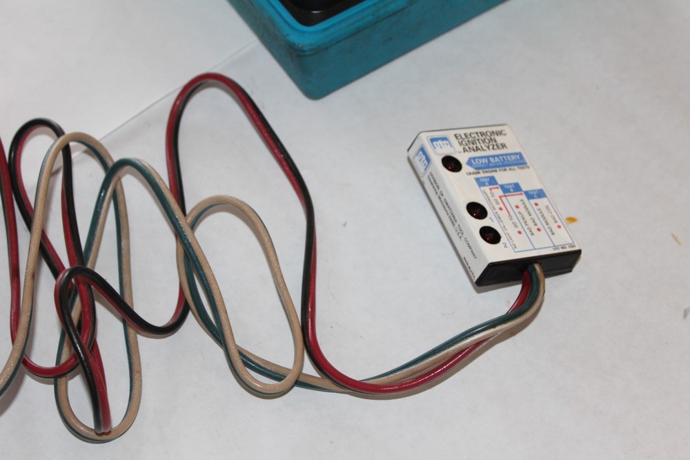 OTC Electronic Ignition Analyzer 7220 (Missing spark plug adapter)