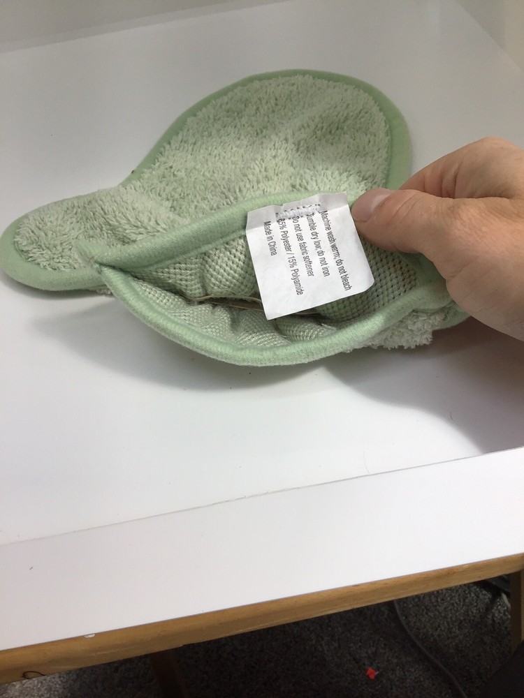 Unbranded Dusting Or Cleaning Mitt - Green