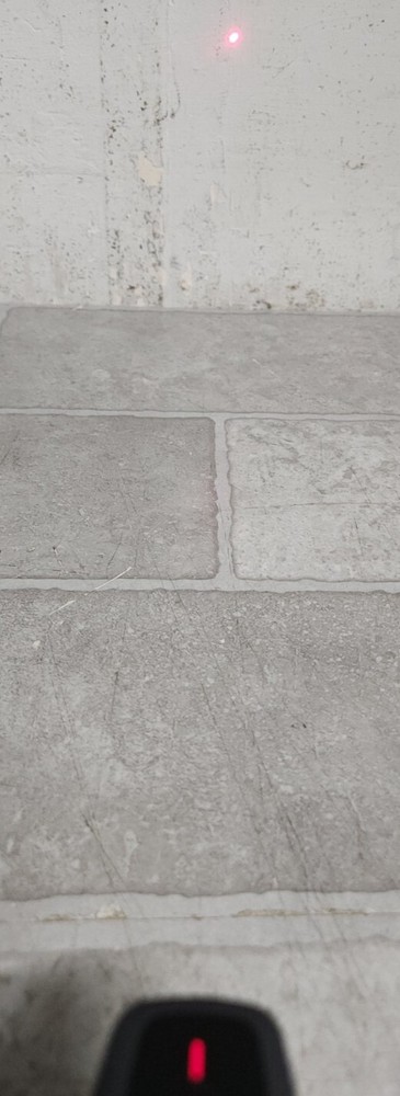 Logitech R400 Presenter Remote w/Laser Pointer NO BATTERIES