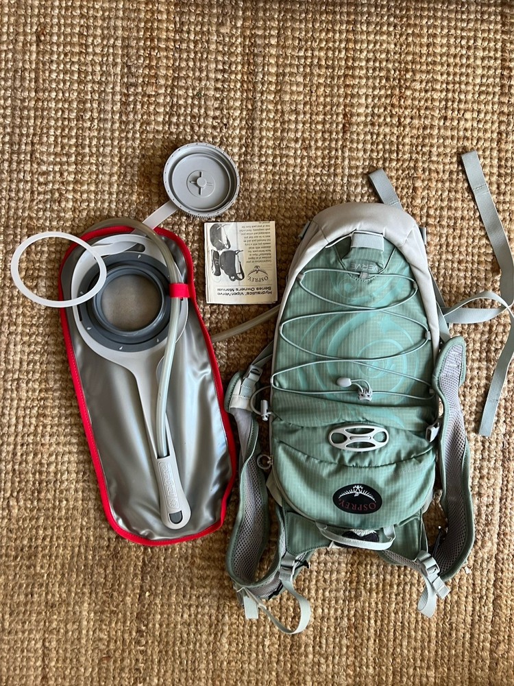 Osprey Verve 4 Hydration Backpack Green HydraLock Hiking Adjustable Bladder 2 L