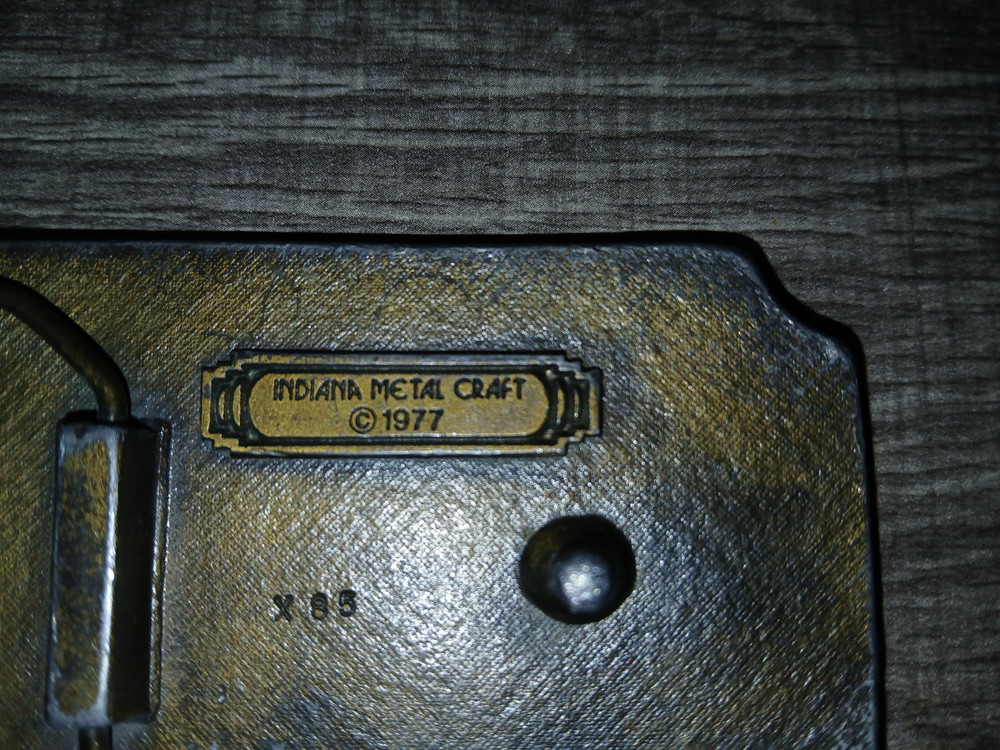 Belt Buckle, 1977 Cast - Used